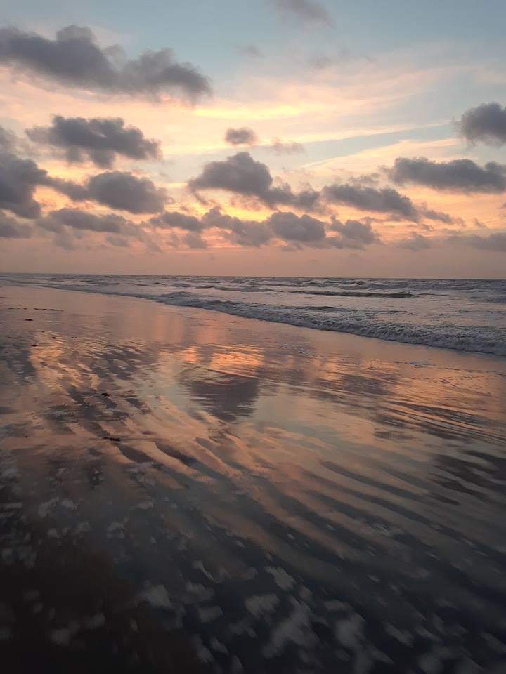 Book your beach rental for the fall or the holidays. We have homes for every size family!
VisitSurfsideBeachTx.org