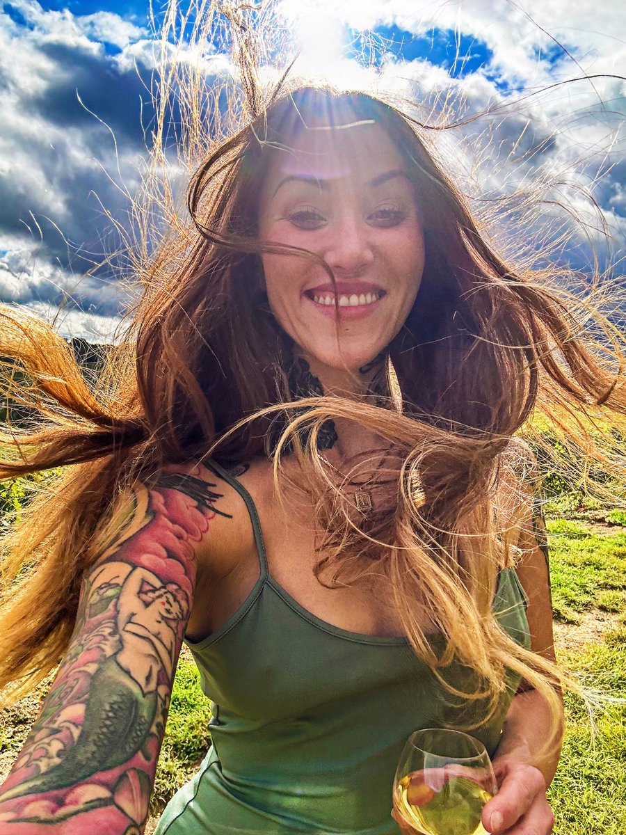 Join my Instagram , I finally got my @elegyellem back.. after having two accounts cancelled..as well as my Facebook page.. miss my followers ♥️