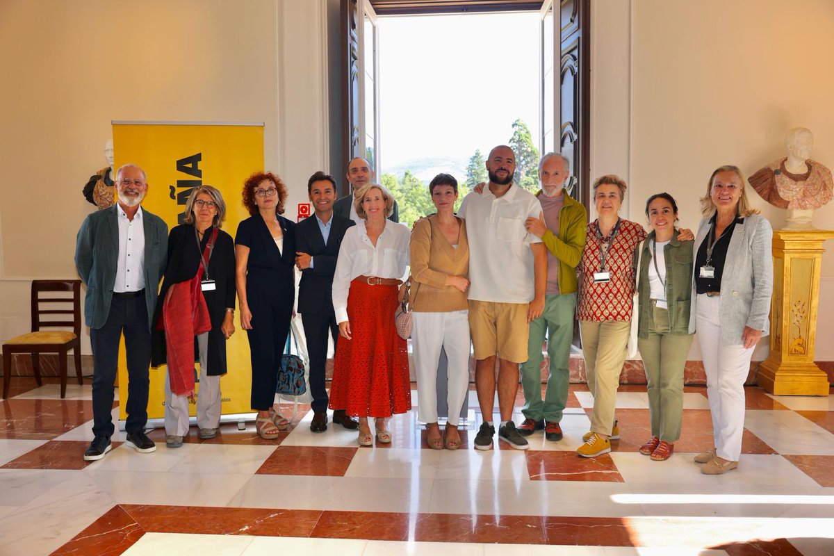 Ana de la Cueva tweet media