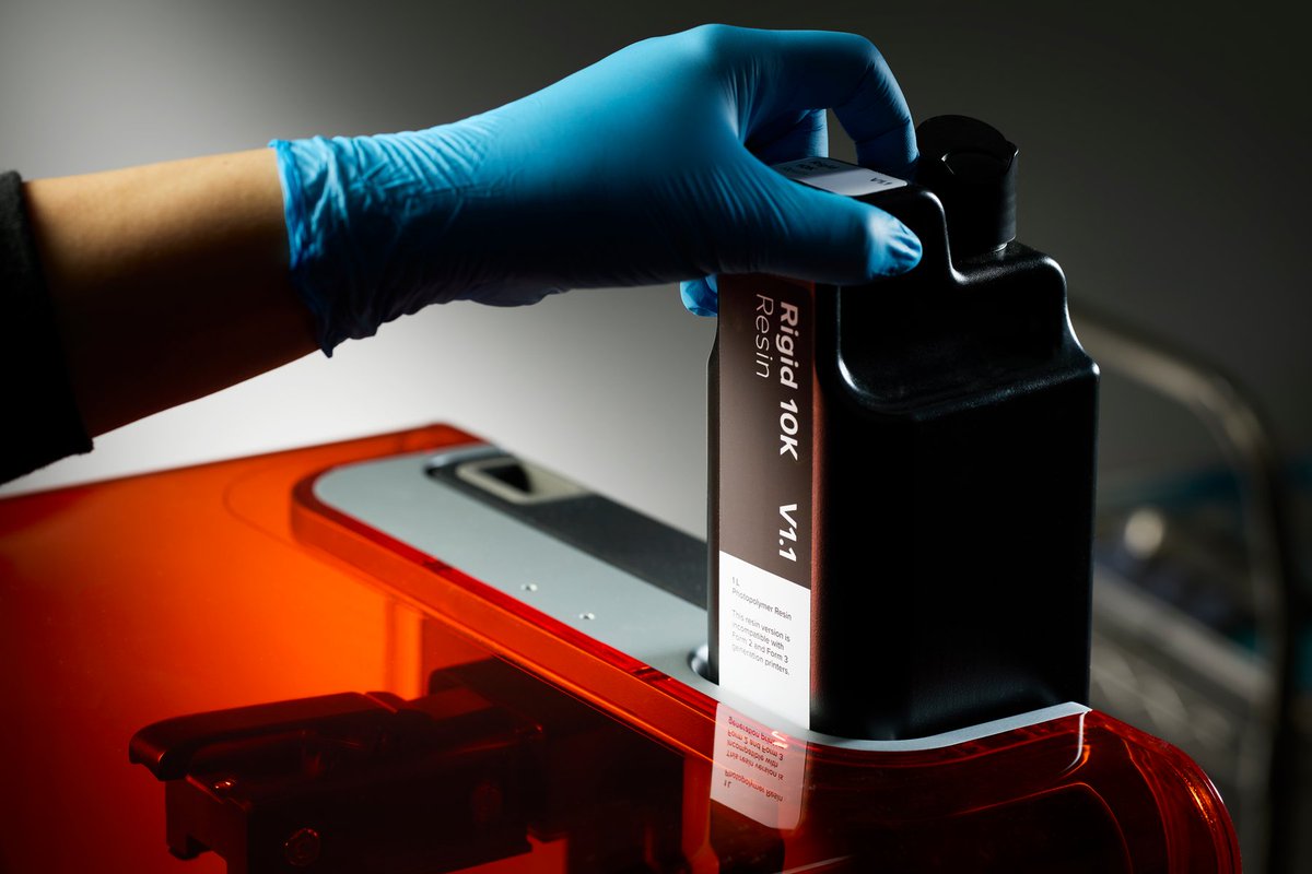 3DPrinterCH's tweet photo. Der neue FORMLABS Form 4: 
Schneller, einfacher, präziser. 
Hier gibts Infos: https://t.co/YMbRxd4Gia

#3DPrinting #Formlabs #Form4 #Precision #FastPrinting #Innovation #additivefertigung #additivemanufacturing #3ddruck #3ddrucken #resin https://t.co/WrXhH4DuGB