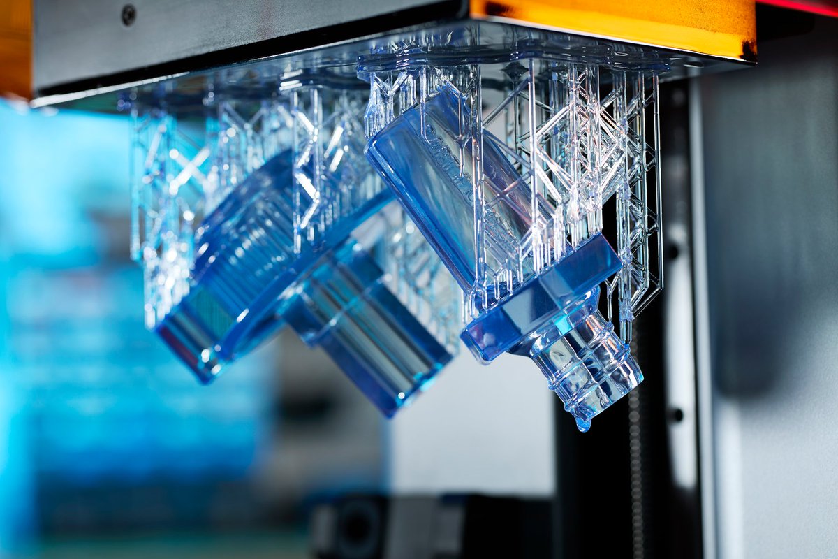 3DPrinterCH's tweet photo. Der neue FORMLABS Form 4: 
Schneller, einfacher, präziser. 
Hier gibts Infos: https://t.co/YMbRxd4Gia

#3DPrinting #Formlabs #Form4 #Precision #FastPrinting #Innovation #additivefertigung #additivemanufacturing #3ddruck #3ddrucken #resin https://t.co/WrXhH4DuGB