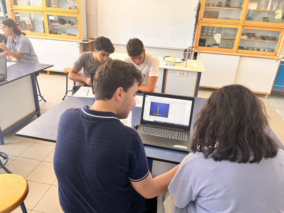 daniasaadmakhh1's tweet photo. Grade 12 students in the French system captured projectile motion in action! They videoed a ball's trajectory and analyzed the motion using Trackerโbringing physics concepts to life. ๐ฏโฝ๏ธ #Physics #ProjectileMotion #HandsOnLearning @Hhhsinfo @ea_rania https://t.co/f02ysiTw9T