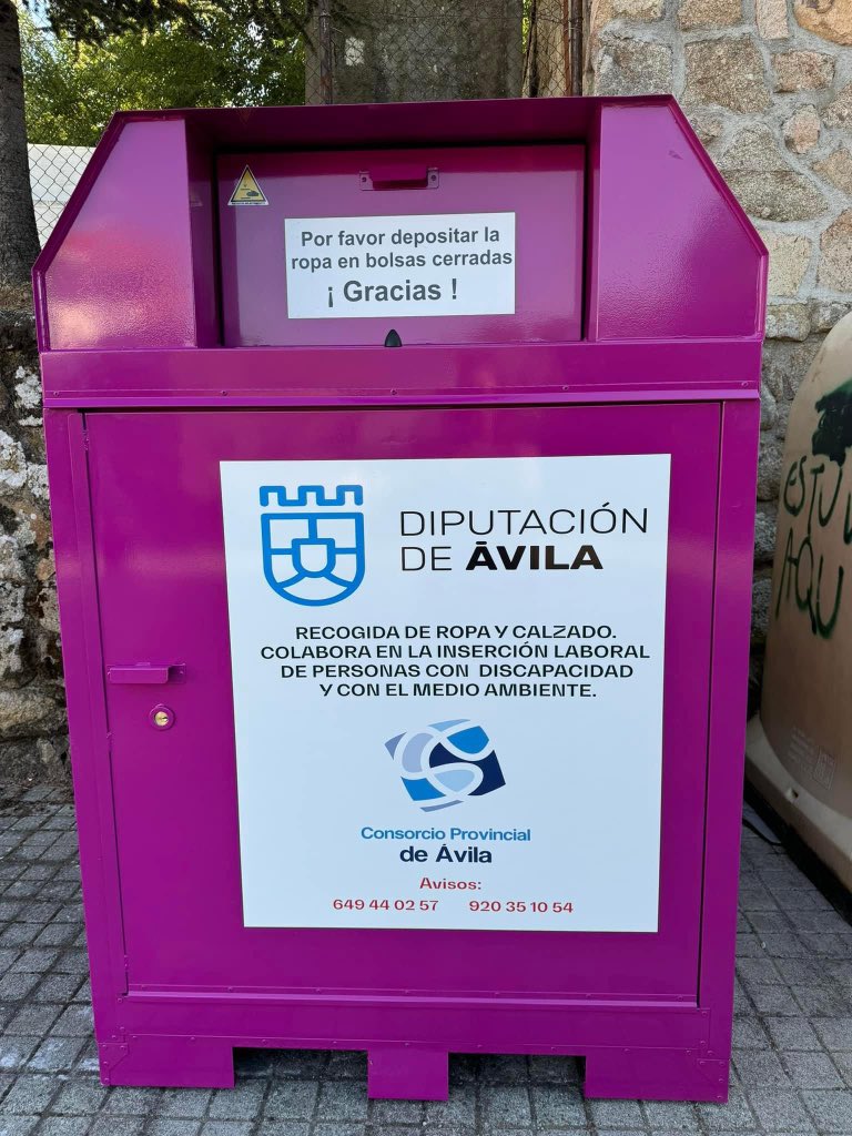 elhoyodepinares's tweet photo. Nuevos contenedores de reciclaje ♻️ de textil 👗🩳👘🩱👖Ampliamos el número distribuidos por más zonas de la localidad, para dar un mejor servicio y se sustituirán los ya disponibles.
Gracias a la @dipuavila y a #Fundabem
#ElHoyoDePinares https://t.co/9lgizpOnCF