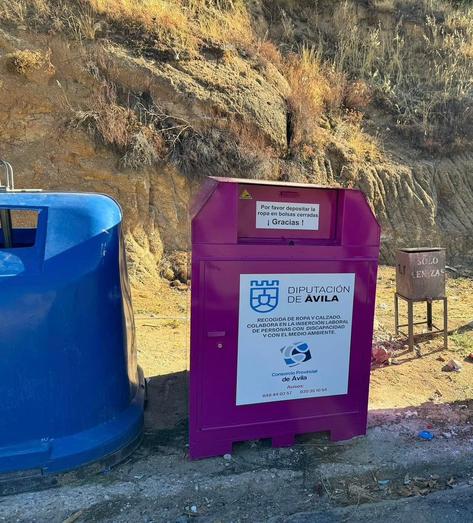 elhoyodepinares's tweet photo. Nuevos contenedores de reciclaje ♻️ de textil 👗🩳👘🩱👖Ampliamos el número distribuidos por más zonas de la localidad, para dar un mejor servicio y se sustituirán los ya disponibles.
Gracias a la @dipuavila y a #Fundabem
#ElHoyoDePinares https://t.co/9lgizpOnCF