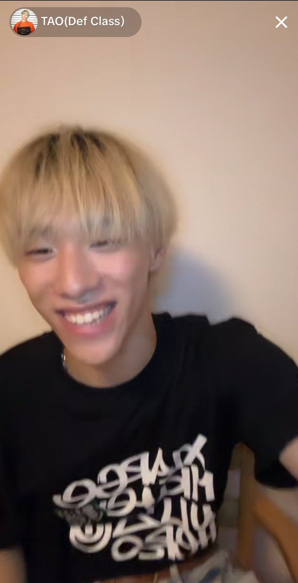 kwonjibin's tweet image. โอ๊ยยย!! ​ Live​ พร้อมกัน​ 3 คน​ ชั้นโฟกัสไม่ถูก​😆😆 ✨✨
#DefClass​
#DefClass_JJ
#DEFCLASS_TAO
#DEFCLASS_SOLA