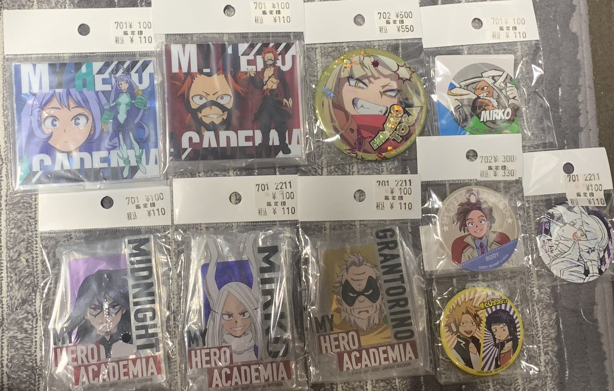 BAMN_RYO's tweet photo. この前鑑定団で買ってきたグッズ達！念願のトガちゃん、耳郎ちゃん、ミルコのフィギュアゲット✌️満足のいくフィギュアばっかり変えて嬉しい！まだ欲しいフィギュア残ってるからもっとお迎えできるようにしたい💪🏻ロディと上耳の缶バッチはもう語彙力無くなる笑 #ヒロアカ  #hiroaca_a https://t.co/fHgoROzvkG