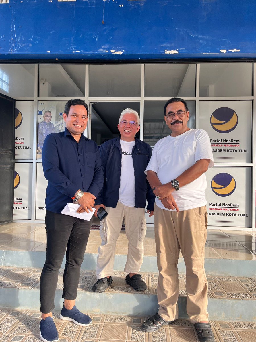 Bersama Calon Walikota Tual Bpk. Drs. Hi. Muhamad Rum Ohoirat dan Ketua DPD Partai NasDem Kota Tual Kakak Ali Mardana, S.E., M.AP.

BERSATU BERJUANG MENANG MENANG MENANG LAGI...

#nasdem #kotatual #walikotatual #BersatuBerjuangMenangMenangMenangLagi