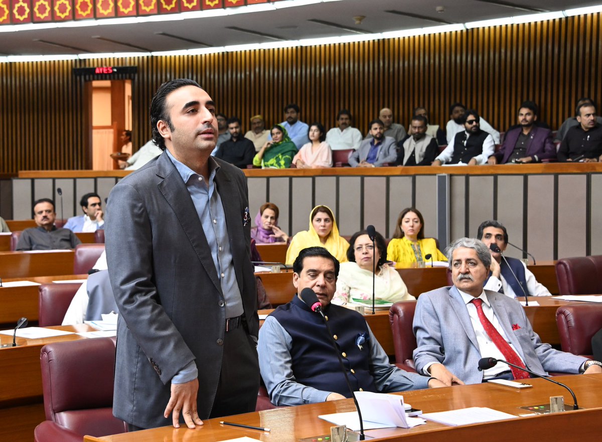 ShahzadShafi007's tweet photo. جنہوں نے میرے والد کو 11 سال جیل میں رکھا ہم انکے ساتھ بیٹھے میثاق جمہوریت کیا تو اس کے خلاف غیر جمہوری قوتوں نے سازشیں شروع کیں، اک سازش افتخار چودھری کی صورت میں دوسری سازش ایجنسیوں کے ذریعے  سیاسی جماعت بنائی 

چیئرمین بلاول نے ریاست اسکے لاڈلوں کی اصلیت مختصر انداز میں بتا دی https://t.co/o4tEvIttAK