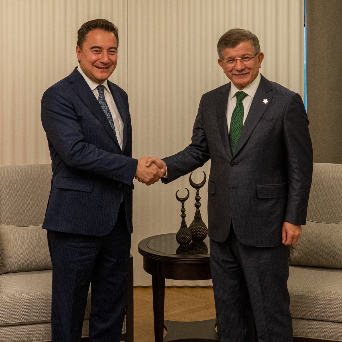 darkwebhaber's tweet photo. Ali Babacan: Gelecek Partisi ile birleşme noktasında görüşme trafiğimiz var. https://t.co/Ag1vXNLl8o
