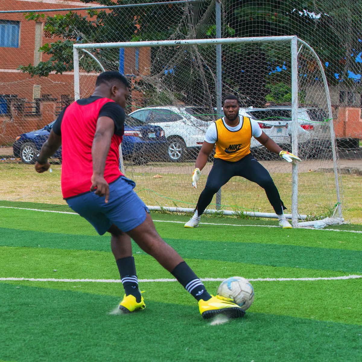 Fosudo's tweet photo. My Stats:

1 Goal
1 Assist
3 Shots on Target
Held the Defence (CB)

🔴 Team Red - 8 Goals ⚽️
🟡 Team Yellow - 5 Goals ⚽️ https://t.co/N8tAHMfsGy