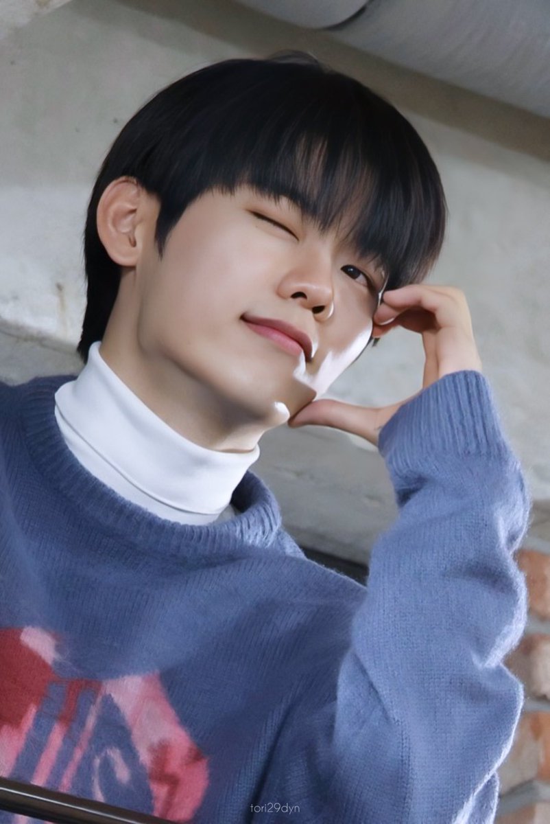 tori29dyn's tweet photo. 얼굴이 좋은것 말고도 매력이 넘치는 당신이 좋아 생일 축하해용💐✨

#이정현 #LEEJEONGHYEON  #イジョンヒョン
 #EVNNE #이븐 
#HAPPYJEONGHYEONDAY
#온세상이_초록빛_이쩡의세상
#9월의_은혜_쩡자님_탄생 https://t.co/gyCOvVm2M5