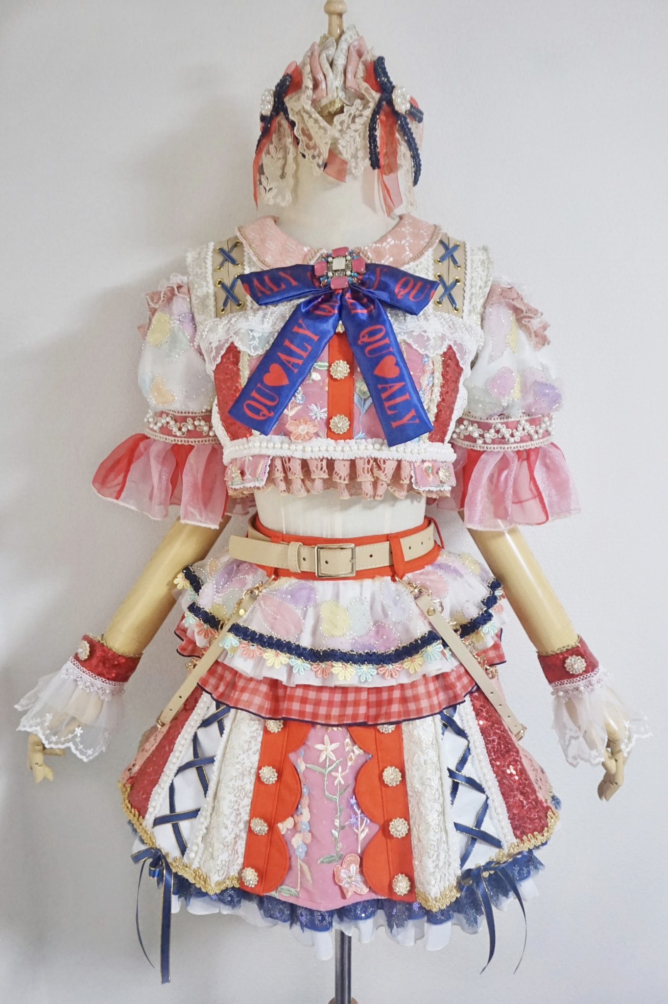 y♡ページ♡ゆいちゃんバタフライ衣装 GHbfLfVagAEc_x8.jpg