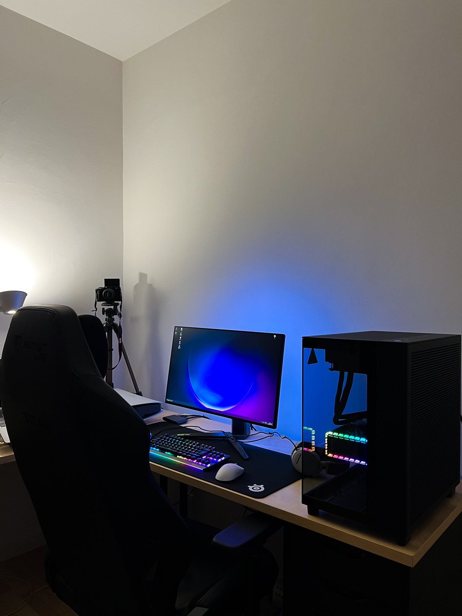 itsjohny19's tweet image. I just flipped the switch 🃏
#NVIDIA #pcmod #GPU #PCmasterrace #pcgaming #CustomPC #graphicscard #pcbuild #pcbuilds #pcsetup #pc