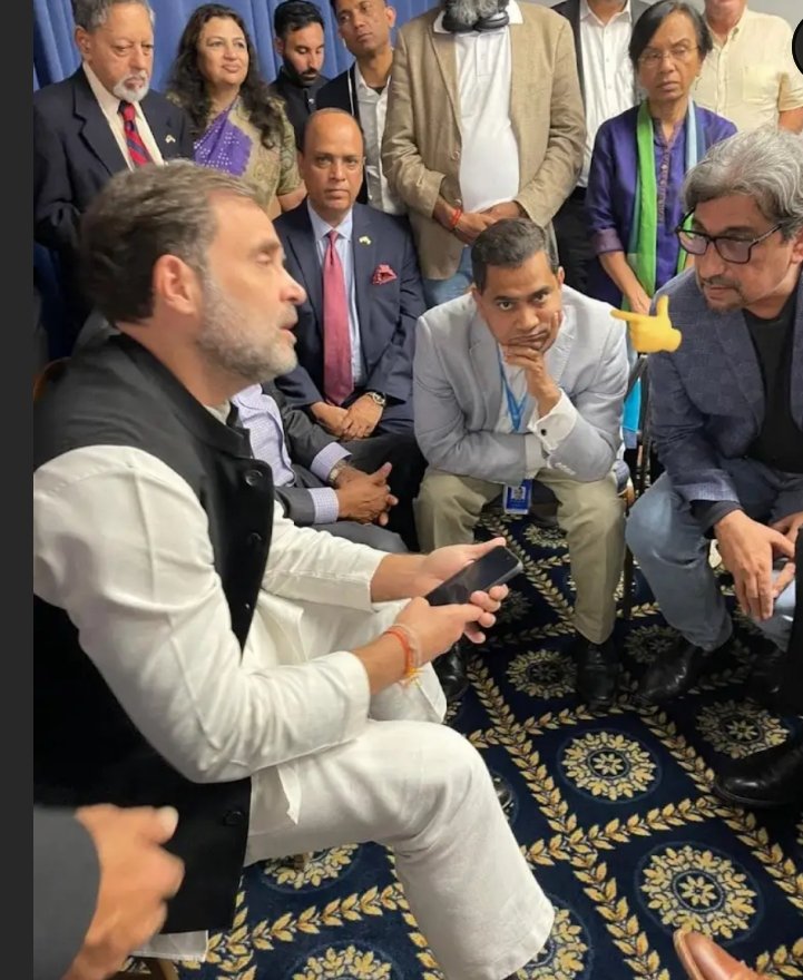 amanmis67779429's tweet image. That's mushfiqul fazal, a Bangladeshi journalist known for his anti india stand. Why is he meeting RAGA
#RahulLieProblem 
#RahulGandhiInUSA