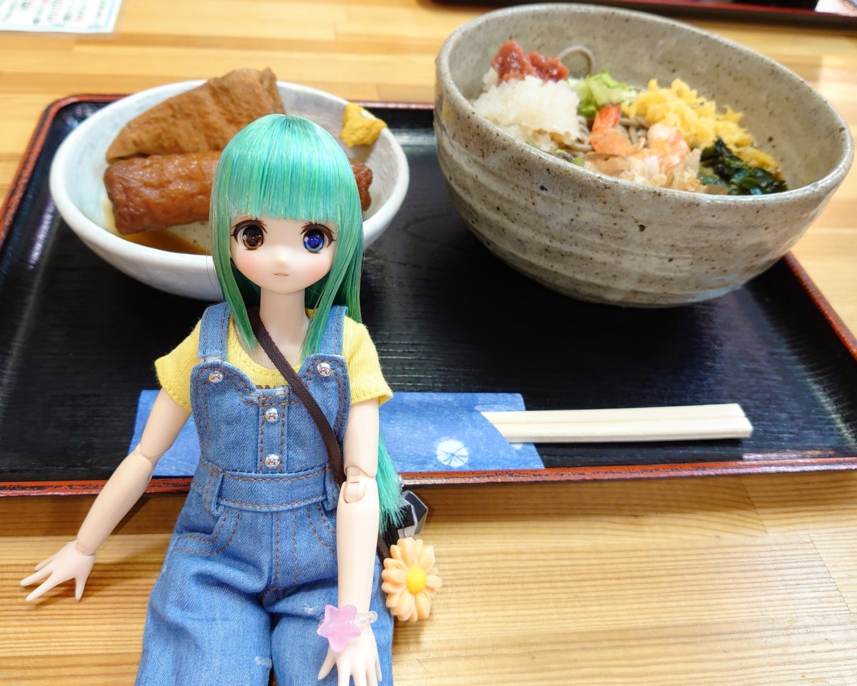 rin_doll_0907's tweet photo. 石切神社前にあるお店のご当地おでん定食🍢（+蕎麦）

暑い日でも美味しい(●´ω｀●)💕

#上村瑛理
#尾櫃制服計画 https://t.co/PdNvWOxLnk