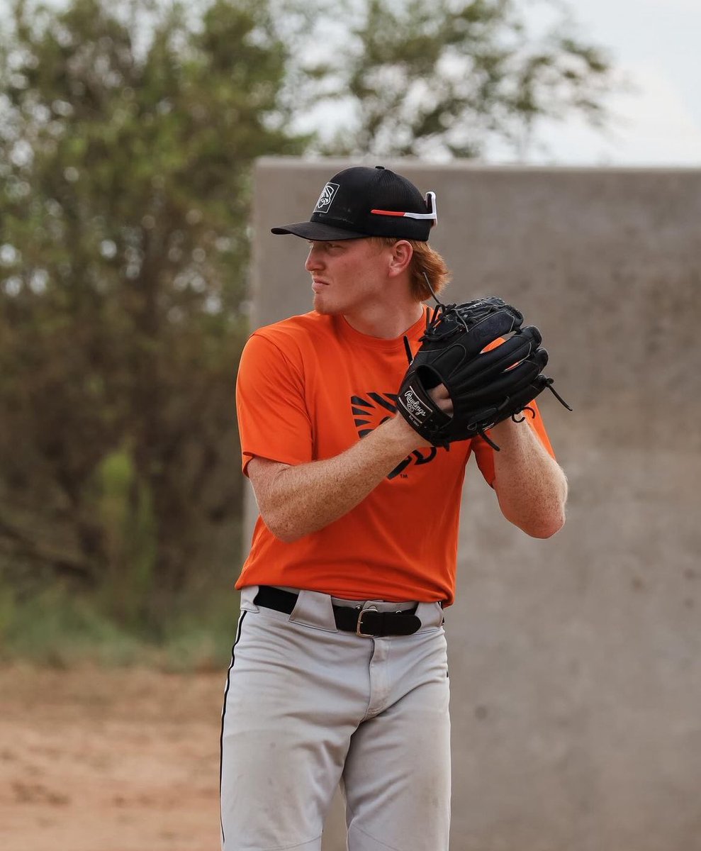 utpb_baseball's tweet photo. It feels good to be back! #FlyHigh #FalconsUp 🤙 https://t.co/5sEKue6Yxx