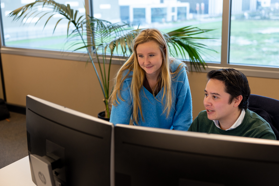 dreamcloud7's tweet image. Wat doet u als een werknemer plotseling niet op het werk verschijnt en onbereikbaar is? Als werkgever moet u zorgvuldig handelen en kunt u niet zomaar overgaan tot ontslag. Lees meer: sowo.kr/5Frgqh8q