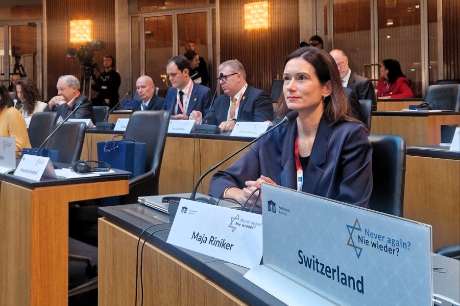 Parl CH (@parlch) on Twitter photo "Es ist unsere Pflicht, eine klare Haltung gegen Antisemitismus zu beziehen, denn er untergräbt die Grundwerte unserer Demokratie". <a href="/MajaRiniker/">Maja Riniker</a> spricht als Vizepräsidentin des Nationalrats an der Antisemitismuskonferenz des <a href="/OeParl/">Parlament Österreich</a> in Wien. "Es ist unsere Pflicht, eine klare Haltung gegen Antisemitismus zu beziehen, denn er untergräbt die Grundwerte unserer Demokratie". <a href="/MajaRiniker/">Maja Riniker</a> spricht als Vizepräsidentin des Nationalrats an der Antisemitismuskonferenz des <a href="/OeParl/">Parlament Österreich</a> in Wien.
