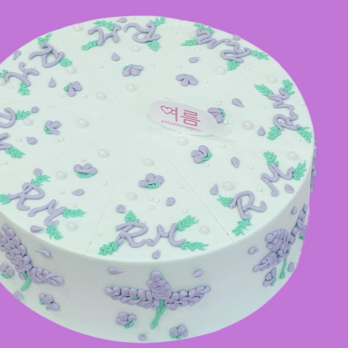 yolumlovesyou's tweet photo. #BTS #RM さん9/12
お誕生日おめでとうございます🐨ケーキセット特典ミニポスターがお誕生日に100枚追加となりました💜
@rmeventplanning 様
🐨カップ+フォトカード2枚+ポストカード
🐨お誕生日9/12特典シーリングスタンプ30名様
🐨ケーキ🐨ケーキセット特典ミニポスター先着100名様🐨お名前クッキーなむじゅん🐨アイシングクッキー
#RMDAY #ナムジュン
#SpringAlwaysBeenHere
#RM_EPT
