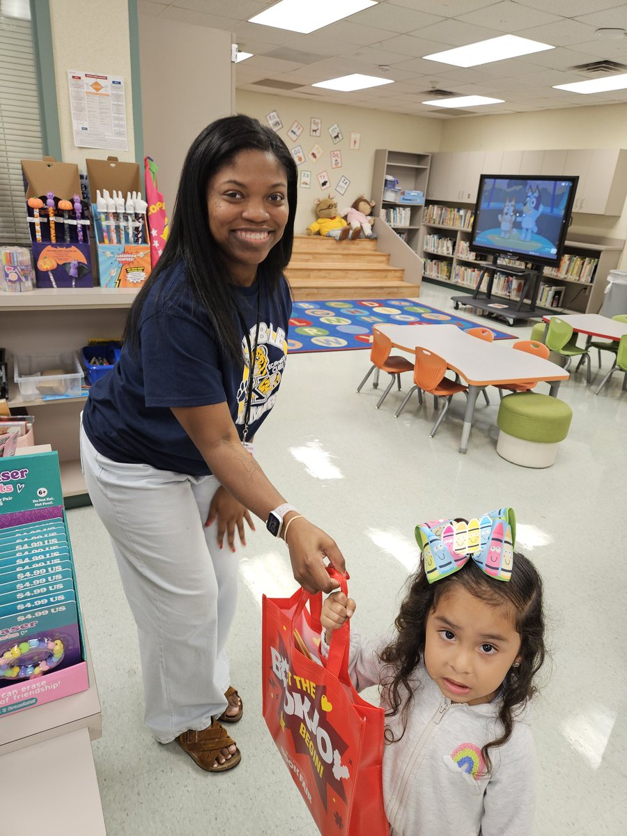 Rebecca Lavergne (@mrslavergne20) on Twitter photo Keeble is having a great BookFair!! #AldineImpact <a href="/AldineHeadStart/">Aldine Head Start</a> <a href="/HardinCandace/">Candace Hardin</a> <a href="/DozierMrs/">Beoulah McIntyre-Dozier</a> <a href="/Keeble_AISD/">Keeble Primary School</a> Keeble is having a great BookFair!! #AldineImpact <a href="/AldineHeadStart/">Aldine Head Start</a> <a href="/HardinCandace/">Candace Hardin</a> <a href="/DozierMrs/">Beoulah McIntyre-Dozier</a> <a href="/Keeble_AISD/">Keeble Primary School</a>