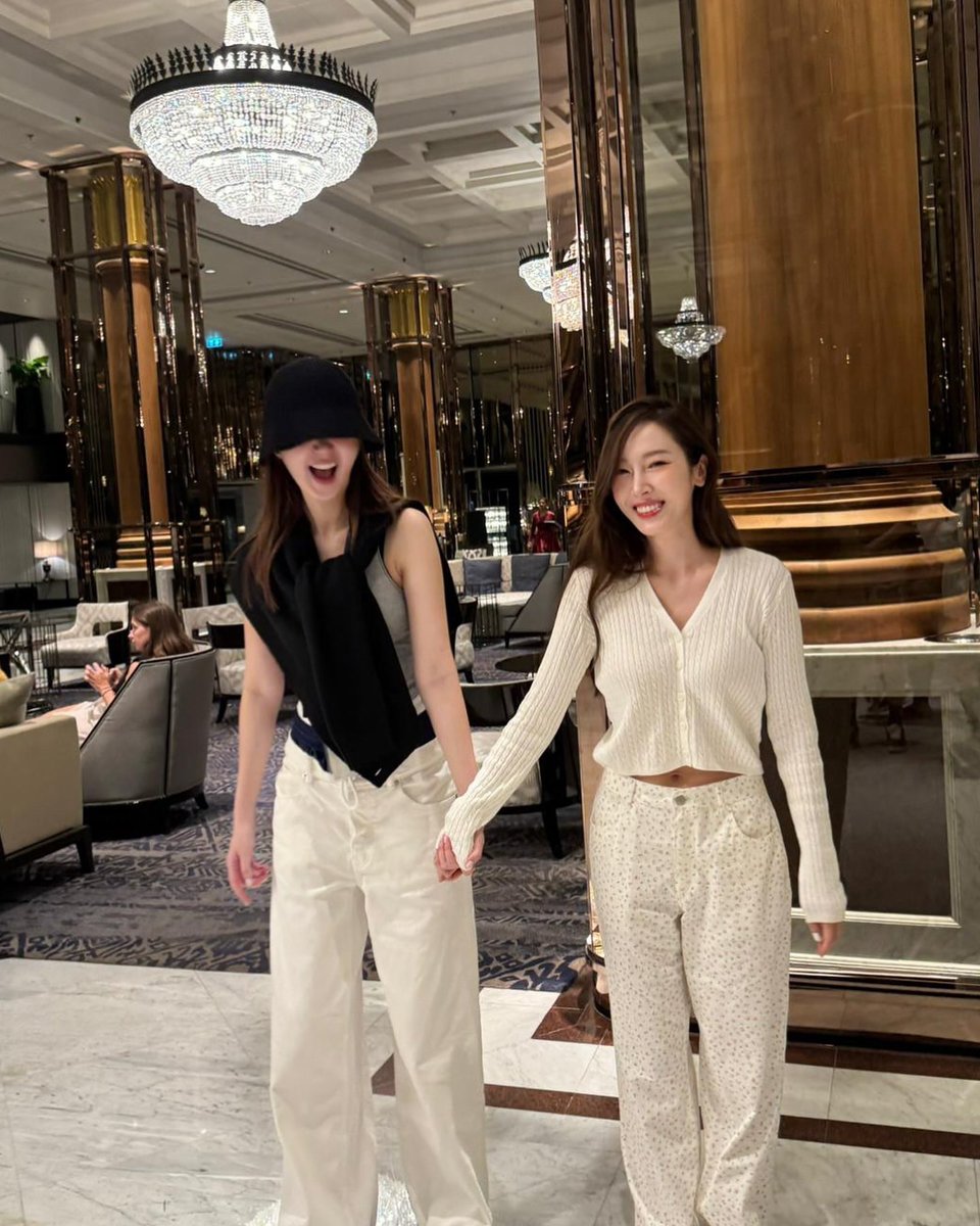 hyori_sunie's tweet photo. 240911 Jessica Jung @ Thai actress Thanaerng Instagram

thanaerngnin: 💖🫶🏻🦄

#JessicaJung #제시카 https://t.co/YCpdSLBKCz