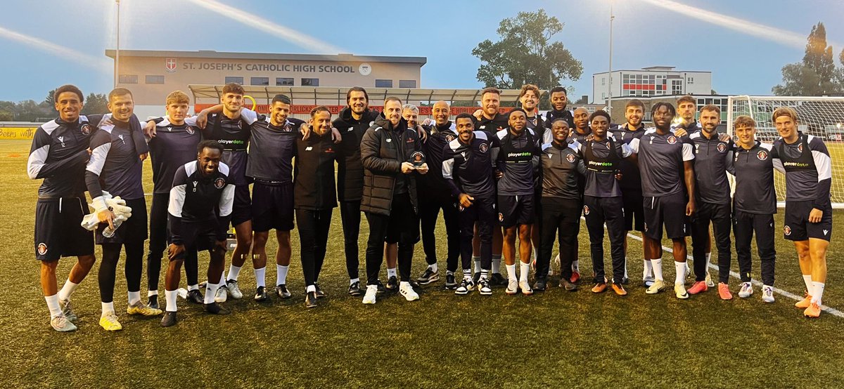 sloughtownfc's tweet image. A team effort. 💛

#OneSlough