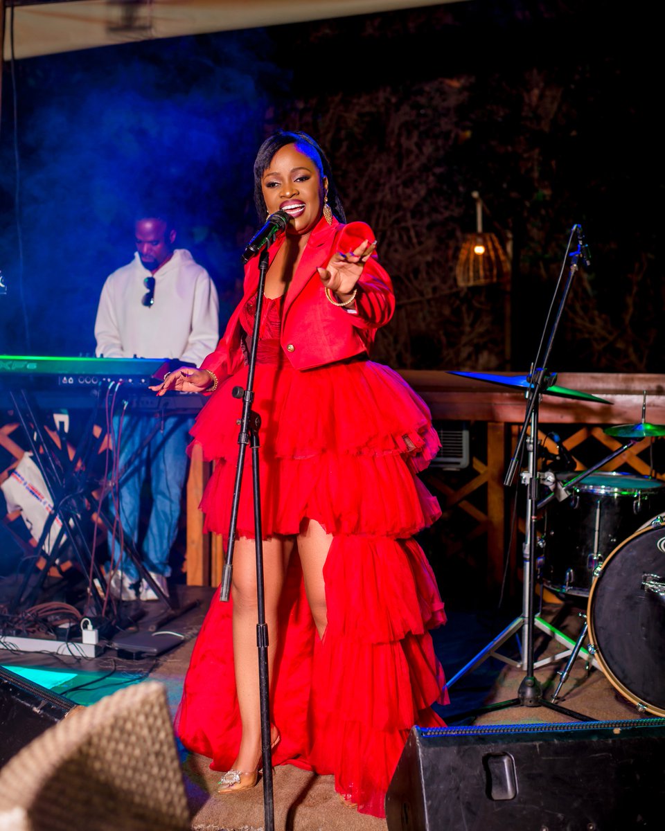 Solomelive's tweet photo. Where there is a queen, there’s pure magic. ✨ Today's  WCW? It’s the irresistible charm of Solome Basuuta! 🎶🔥

@SolomeBasuuta, you’re a true gem! 💖 #QueenVibes #SolomeBasuuta  #Everythingsoul
@kanyindo https://t.co/tT6dKWgsAu