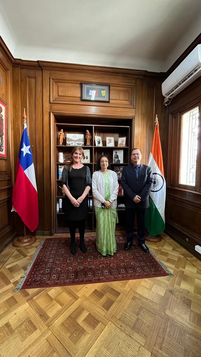 Recently, ICC International Representative in Chile, Ms. Marta Alonso Pelegrin, met with the Ambassador of India in Chile, H.E. Ms. Abhilasha Joshi. The discussion focused on the long-standing relationship and mutual interests between both countries. These interests include