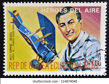 AllezClaudy's tweet photo. Le sachiez-vous ? Le maillot mythique de l'équipe belge de cyclisme est un hommage à Willy Coppens, as de l'aviation de la 1ere guerre, et à son avion bleu ciel, le "diable bleu" #EuroRoad24 https://t.co/XW3KxYFzow