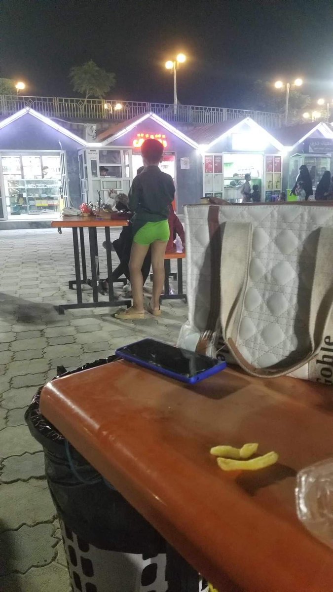 كل واحد يحتفل بطريقته الخاصة 🤣