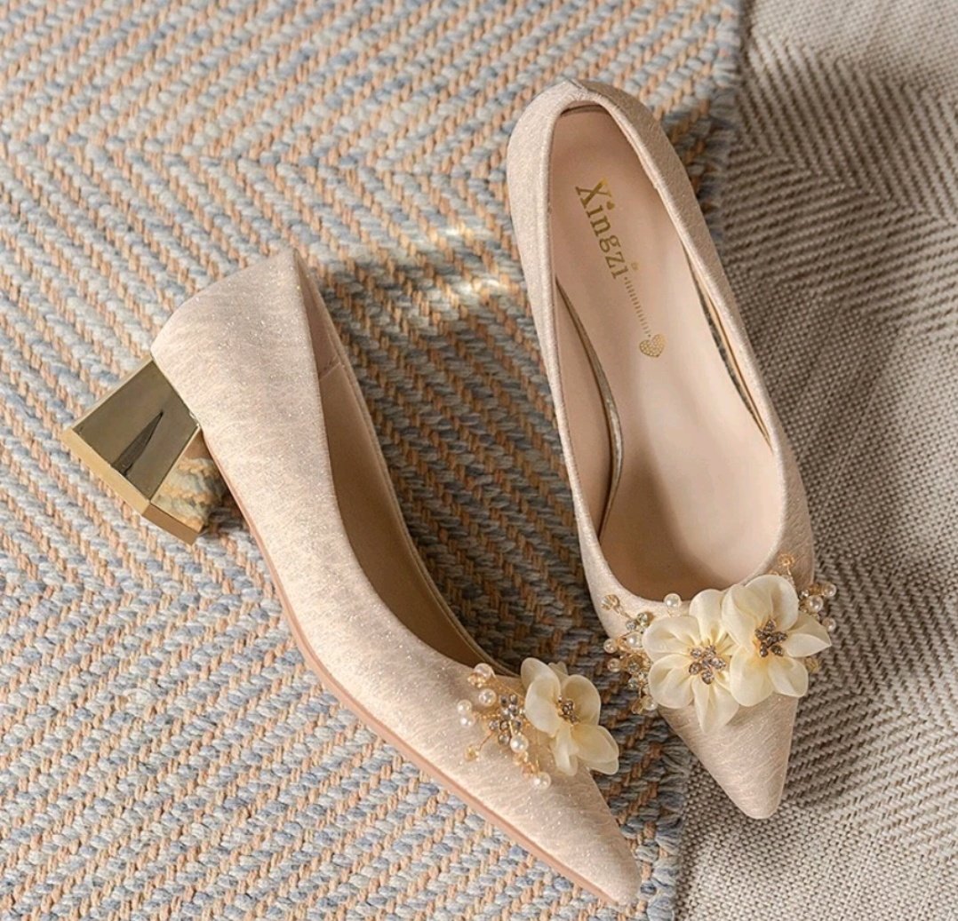 xxxirraaa's tweet photo. Liat deh nemu heels super cantik🫶🥹 di pakai buat wisuda, kondangan atau lamaran👍🏻 https://t.co/yIpBbdDyBp