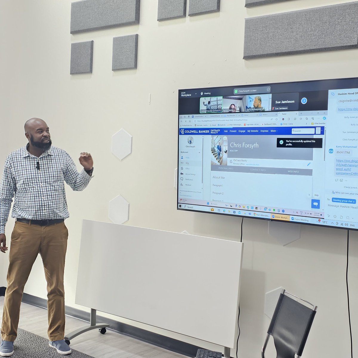 AlbertaOnTrack's tweet photo. Hashim Arthur from Coldwell Banker head office stops by for a little Moxie training https://t.co/oe37EOXIgx