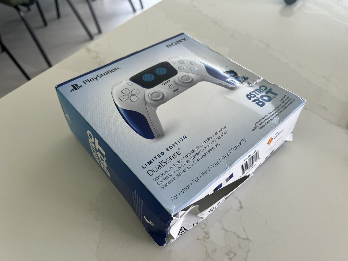 LeddyMetal's tweet photo. @chalky83 @oOEmUKOo @currys Same here, fucking joke https://t.co/Nlu6SO8nbq
