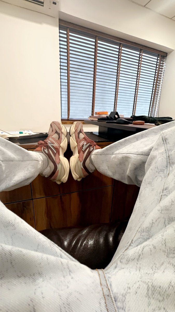 I’m gonna replace 9060s with another pair of 9060s cuz I swear this is the most comfortable shoe I’ve ever worn.