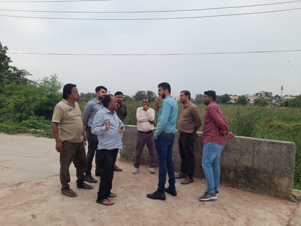 Visited Gamadi kaans area of ward no 4 and 5 to address the grievance of locals regarding Strom water drainage. Given necessary instructions to chief officer and TDO. 
<a href="/CollectorAnd/">Collector and DM Anand</a> <a href="/JayantiRavi/">Jayanti Ravi</a> <a href="/revenuegujarat/">Revenue Dep. Gujarat</a>