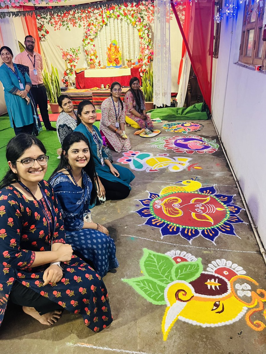 Akanksha1620J's tweet photo. Rangoli Competition at Head Office, Madhyanchal Gramin Bank Sagar
#GaneshaFestival #Ganeshotsav #BankerLife https://t.co/AUmVW0puFo