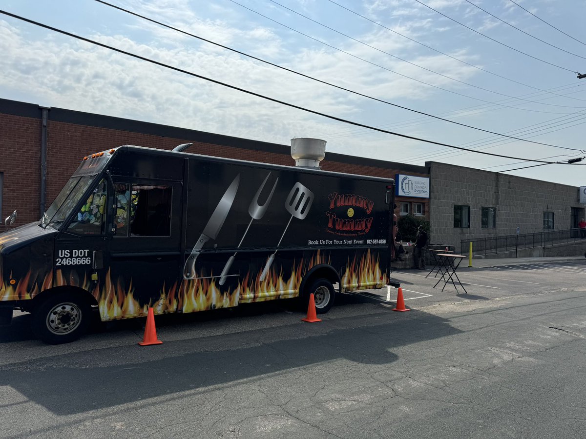 ryancompanyrep's tweet photo. @BuildinControl 
Thank you from the @ryancompanyrep for the delicious lunch from Yummy Tummy Food Truck .  Great day seeing the store &amp; great staff along with your products https://t.co/kA8iI9sHtI
