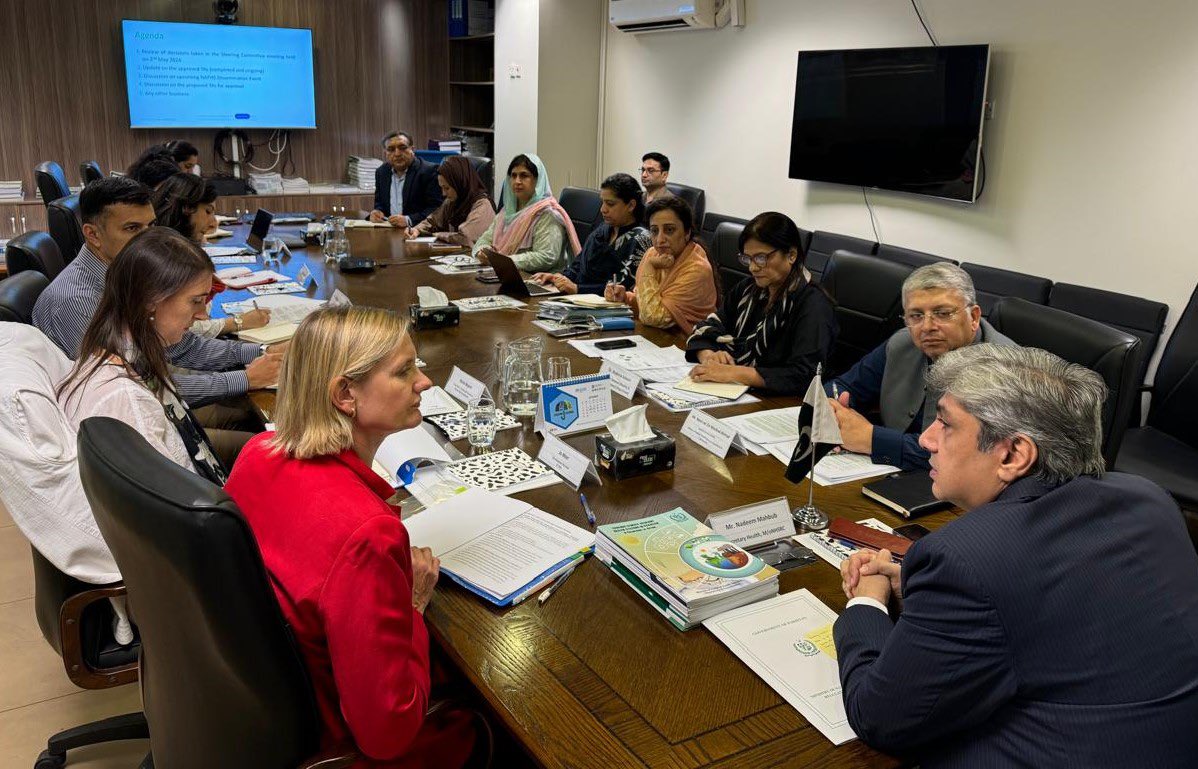 E4HProgramme's tweet photo. Mr. Nadeem Mahbub, Secretary, M/o NHSR&C chaired the 5th Steering Committee Meeting of Evidence for Health (#E4H) Programme. Jo Moir, Development Director, #FCDO also attended and acknowledged the collaboration with the Ministry for resilient #health systems in #Pakistan. https://t.co/T83RqDNQl1