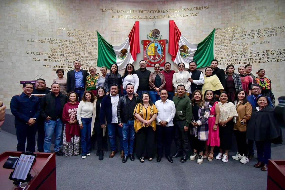 Celebramos que el Congreso de Oaxaca sea el primero en respaldar y avalar la reforma al Poder Judicial, con una votación histórica por unanimidad en la sesión que se realizó de madrugada. Este es un paso firme hacia la construcción de un sistema de justicia democrático e