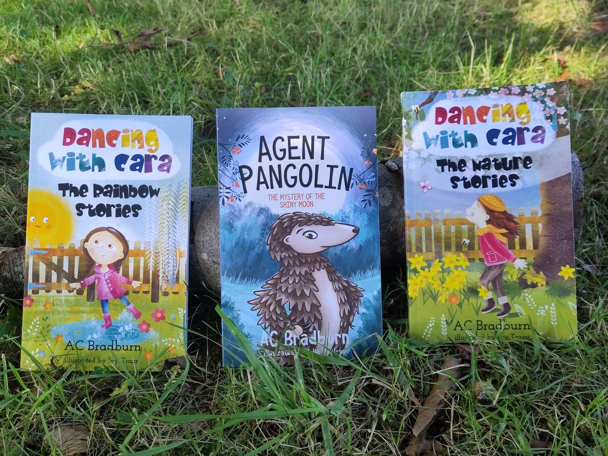 We're so proud to have 3 beautiful Twisting the Rainbow books! We think they look rather lovely hanging out in the garden together.
#booktwt #independentpublisher