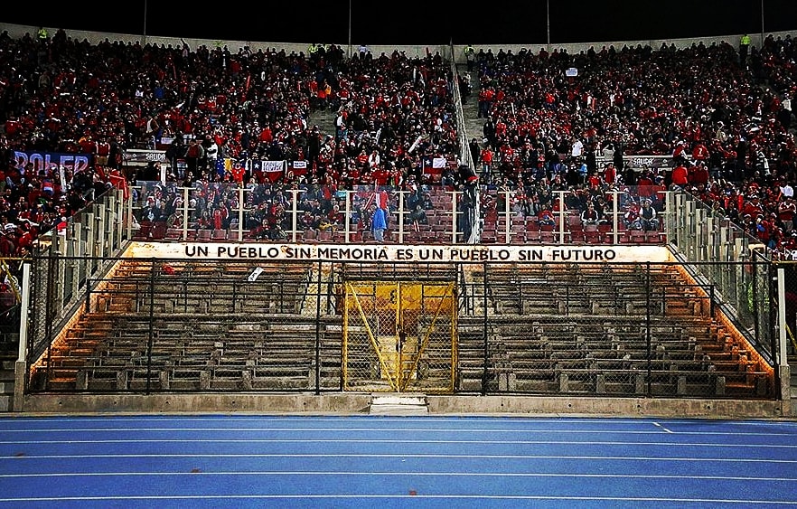 FutboliPolitica's tweet photo. 🇨🇱 "Un pueblo sin memoria es un pueblo sin futuro"

Hoy se cumplen 51 años del Golpe de Estado en Chile. Una de las etapas más oscuras de la Dictadura ocurrió en el Estadio Nacional, espacio donde actualmente hay un lugar donde se recuerda a las víctimas. https://t.co/NZIMOQBes7