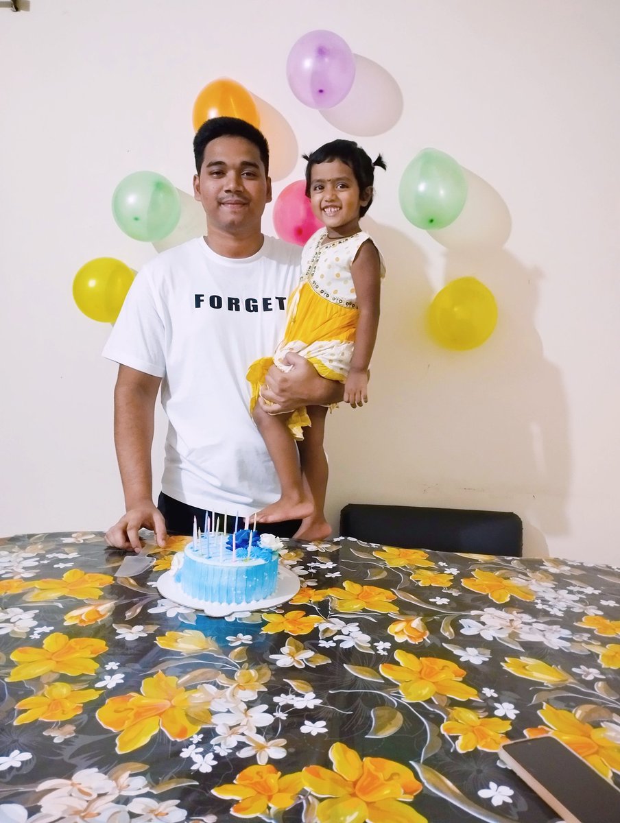 ApuChandraSaha's tweet photo. Today marks another year God has kept me alive - I'm grateful.Wishing myself a  productive and successful new year. As i blow the candles on my cake.may all the looming sadness and negativity blown away🤍❤️
Keep me in your prayers❤️ https://t.co/QOELjitsVN