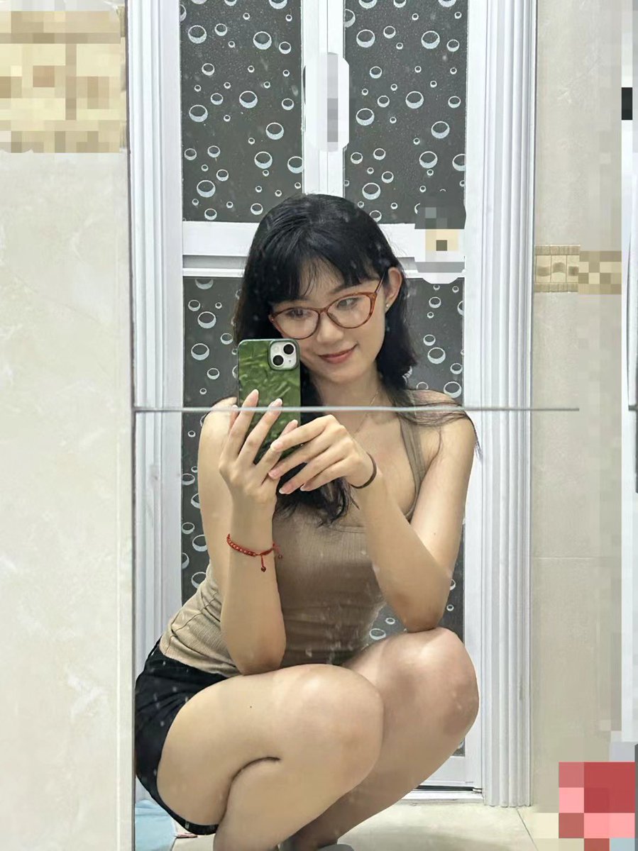【网友投稿 No.1076】大学女同学 #眼镜娘 #眼镜妹 #投稿 #反差 #投稿曝光 #女友 #女友分享 #女友系列 #女同学 #女同事 https://t.co/MsMLIoHBLA