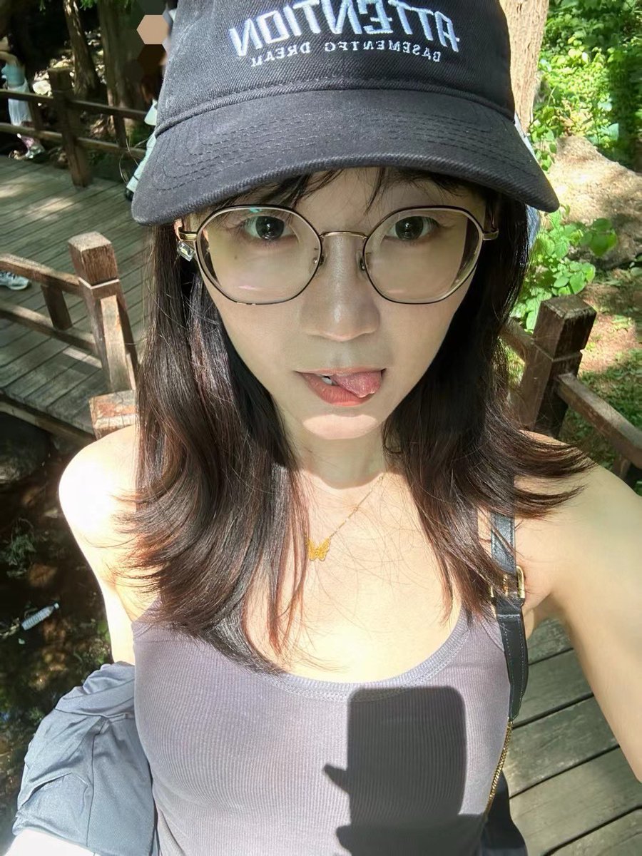 【网友投稿 No.1076】大学女同学 #眼镜娘 #眼镜妹 #投稿 #反差 #投稿曝光 #女友 #女友分享 #女友系列 #女同学 #女同事 https://t.co/MsMLIoHBLA