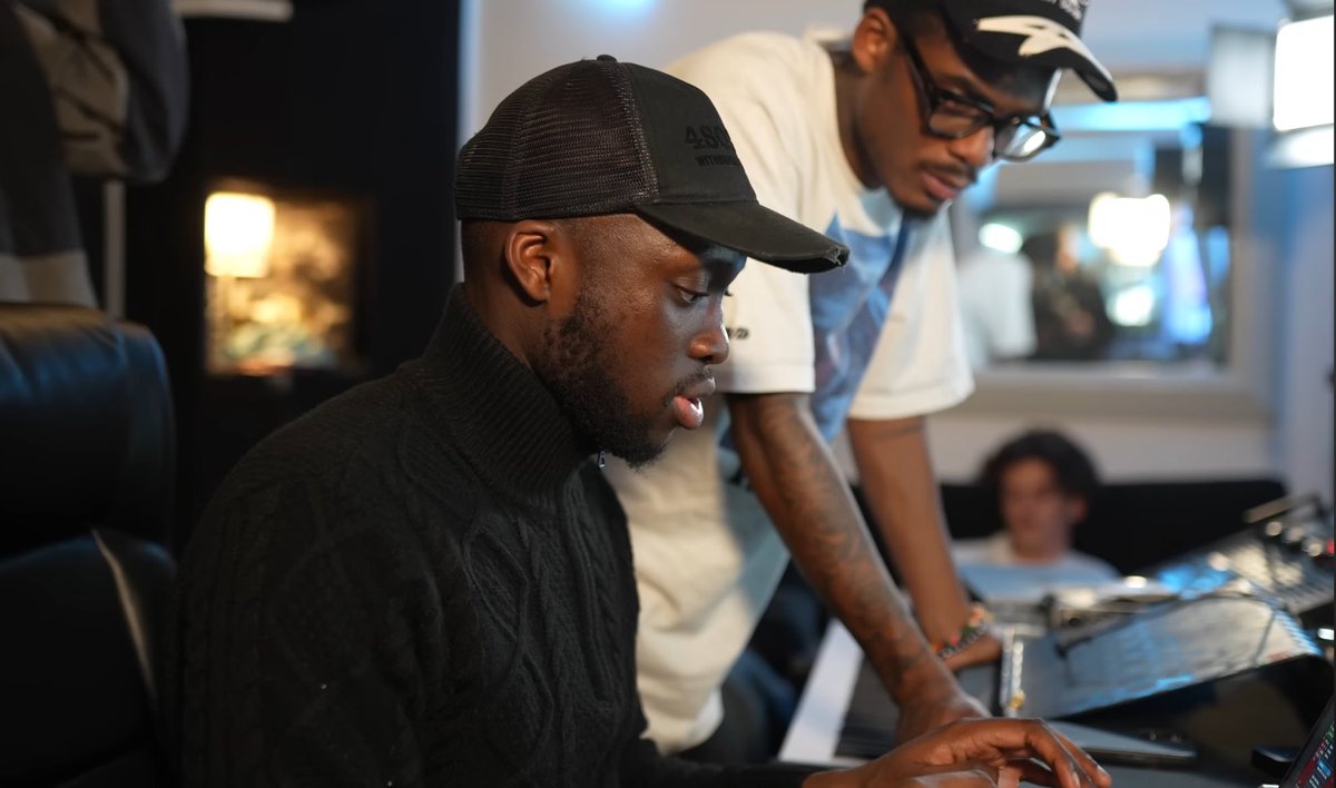 ibepds's tweet image. L’un des rares humains qui a cru en moi. Tu donnais sans rien attendre en retour… pour l’instant je ne réalise toujours pas, j’extériorise comme je peux.
Je vais penser à toi dans tout ce que je vais accomplir, dans tout mes prochains succès.

Repose en paix mon frère 🙏