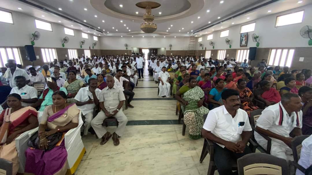 Kangiruppu_KGM's tweet photo. கடலூர் மேற்கு மாவட்ட
கழக பொது உறுப்பினர்கள் கூட்டம் .
#DMK #CuddaloreWest #NeyveliAC #PanrutiSouth #AVMahal #meeting #DMKITWING https://t.co/v3FgjykAHh