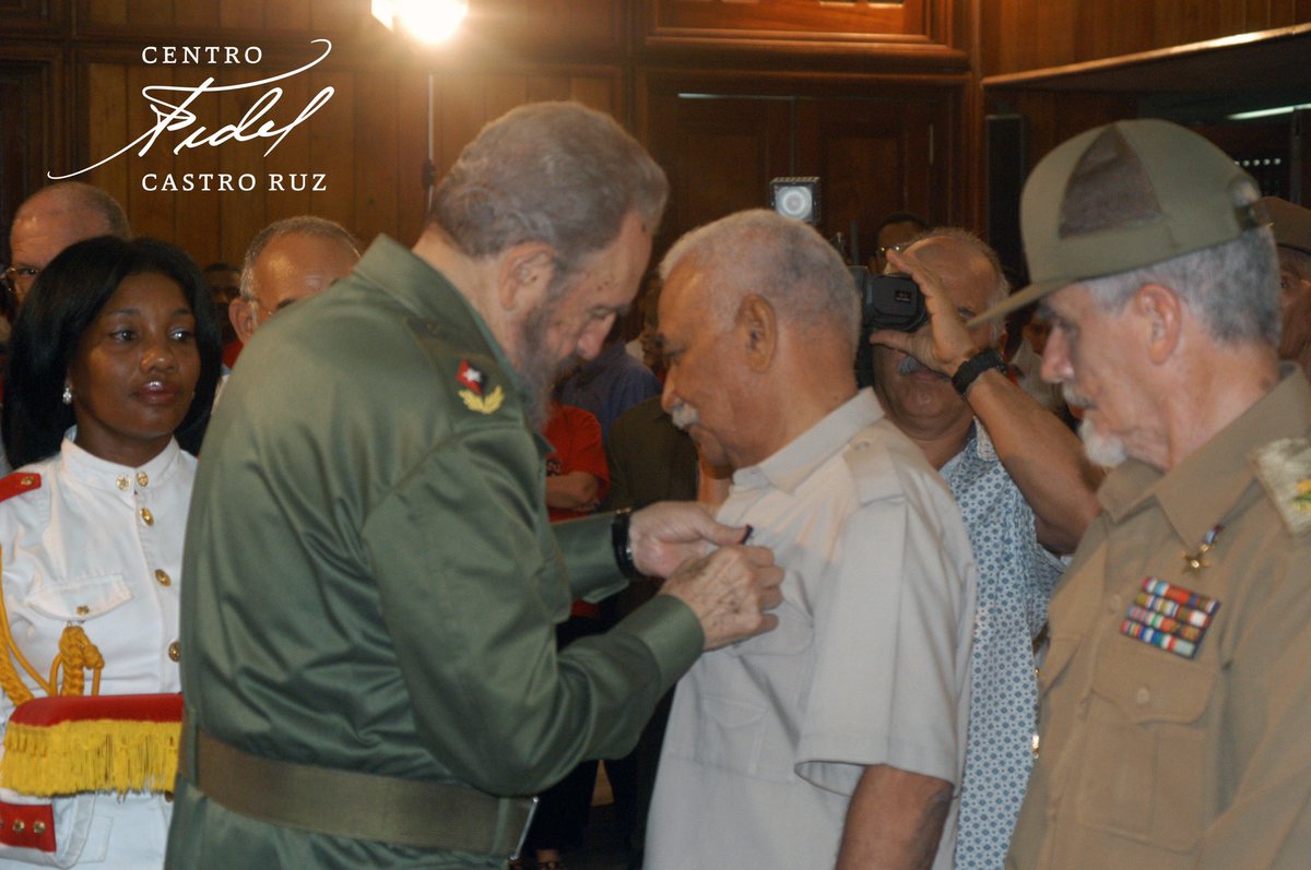 centrofidel's tweet photo. #Fidel:"Es obligado hacer un reconocimiento profundo al compañero #JuanAlmeida que (...) ha trabajado con tanto tesón, con tanto entusiasmo, con tanta devoción, y con tanto cariño por el desarrollo del progreso y la marcha exitosa de esta querida región oriental del país". https://t.co/qN66Ux3wJ0