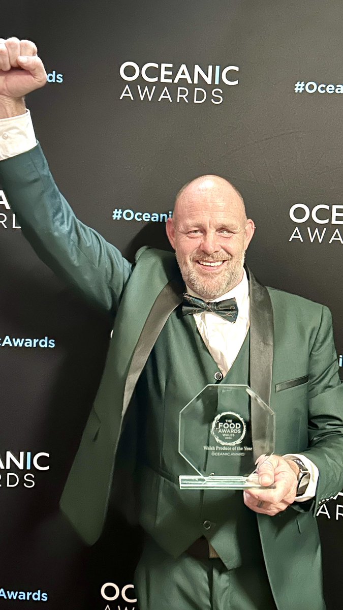 Welsh Produce of the Year 🏆🌱 #Foodawards #Wales 
👉freshandtastymicrogreens.wales/post/steve-hol…
