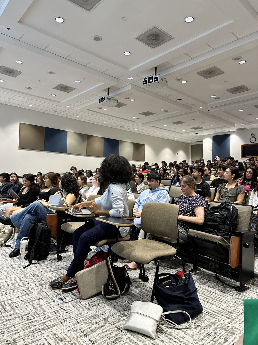 crbrownwilson's tweet image. Excited to be at @EmoryRollins @DonnaFitzQUB sharing what it is to be a #nurse with @EmoryNursing #ASMOSUSresource