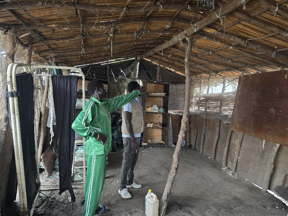 ACRA_SouthSudan's tweet photo. 🚨Owechi PHC- Panyikang County 🇸🇸 

Our team carried out an assessment focusing on the impact of Severe flooding on Health Facilities in Panyikang County where the flood water has devastated health facilities, leaving countless communities without access to essential medical care. 

Urgent support is needed to rebuild and provide relief to those affected. Every life matters! 💔 

#SouthSudanFloods #HealthForAll